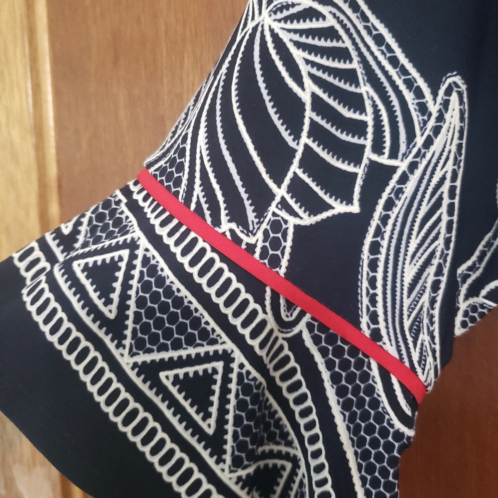 Dress - Picture 2 of 4